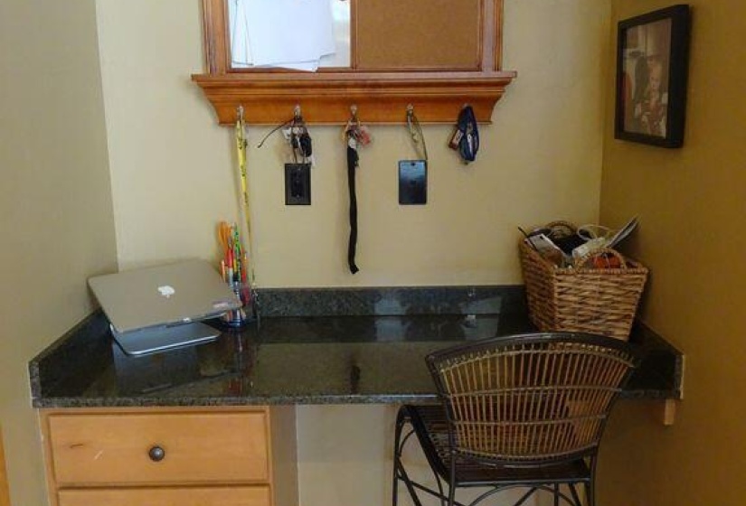 5959 Trailside Kitchen Desk
