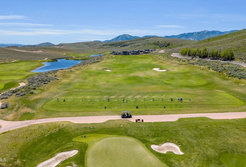 093_10_nicklaus_driving_range_365