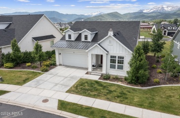 51 Monte Rosa Lane, Midway, Utah 84049, 2 Bedrooms Bedrooms, ,2 BathroomsBathrooms,Residential,For Sale,Monte Rosa,12402425