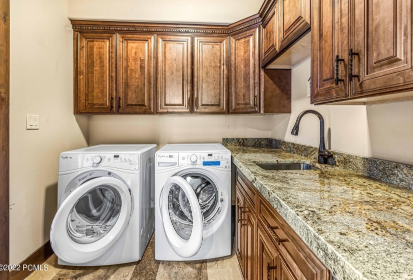 51_Laundry-room_1800x1200_3982310