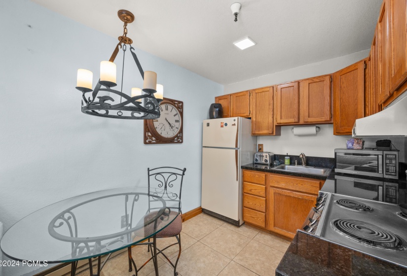 Kitchen & Dining Area