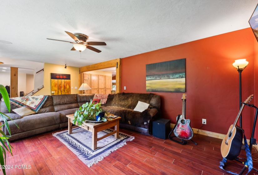 230 S 100 E St, Kamas_HDR004