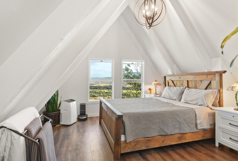 Aspen Loop-Bedroom with view