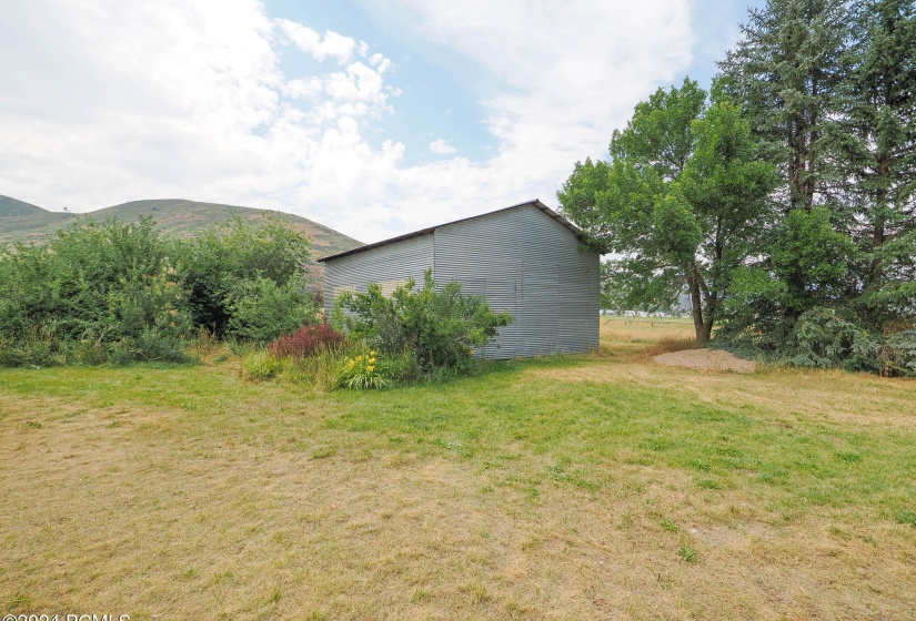 Image011_Outbuildings2