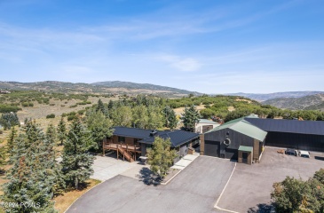 1655 Oakridge Road, Park City, Utah 84098, 7 Bedrooms Bedrooms, ,6 BathroomsBathrooms,Residential,For Sale,Oakridge,12403468