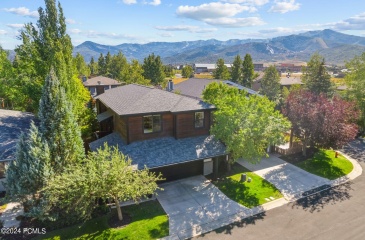 1063 Station Loop Road, Park City, Utah 84098, 2 Bedrooms Bedrooms, ,3 BathroomsBathrooms,Residential,For Sale,Station Loop,12403606