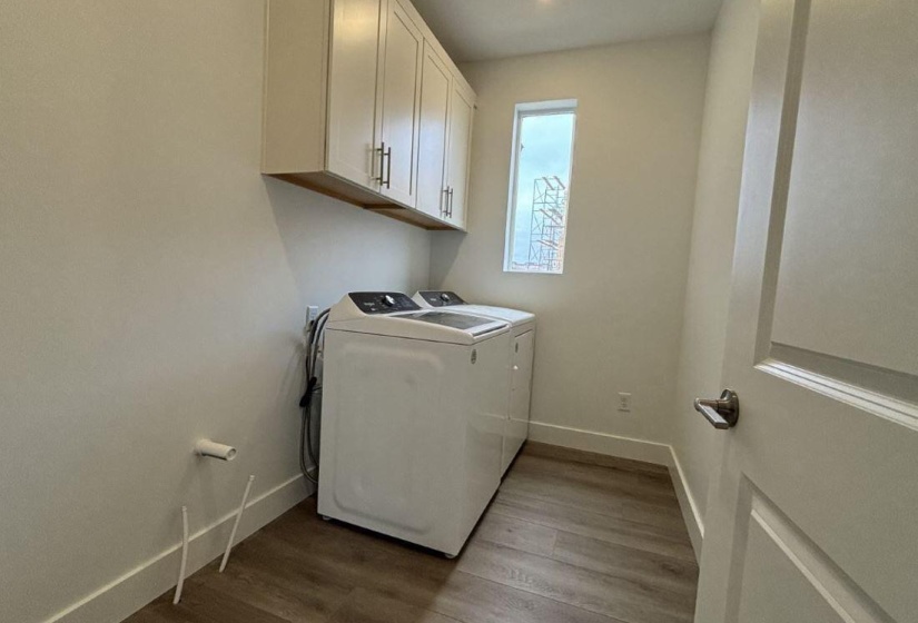 Laundry - Washer Dryer Included