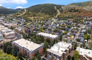 950 Park Ave, Park City, Utah 84060, 2 Bedrooms Bedrooms, ,2 BathroomsBathrooms,Residential,For Sale,Park Ave,12403896