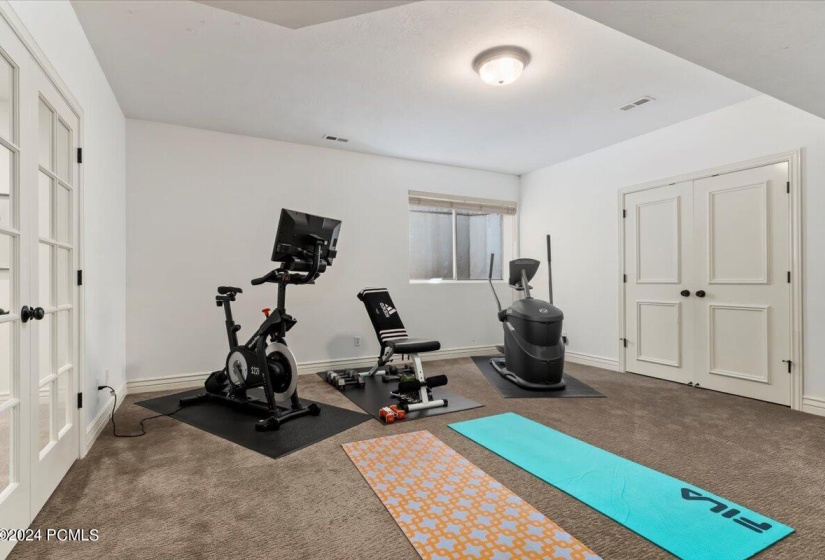 46-Fitness Room