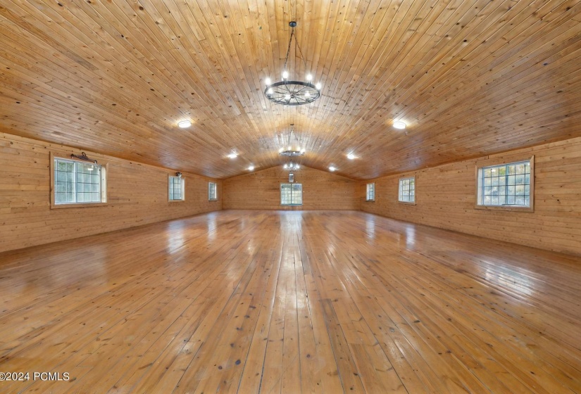 BARN UPSTAIRS EMPTY