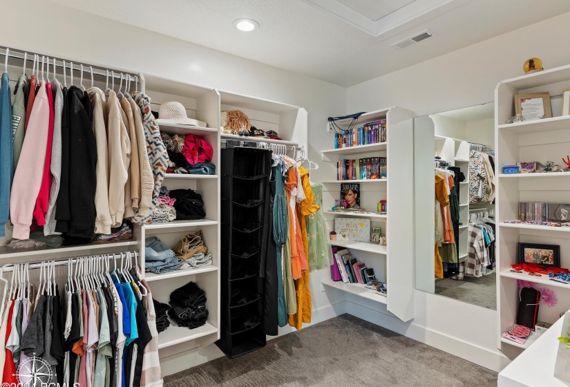 52-Closet