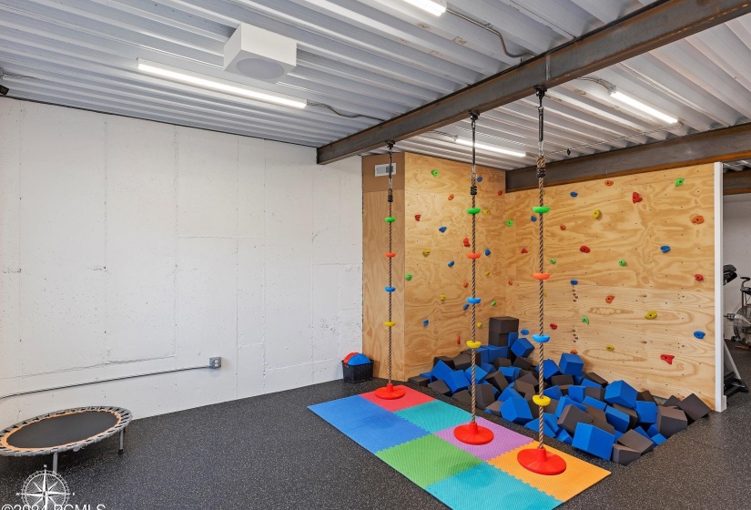 63-Fitness Playroom