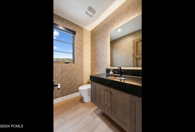 27_Bathroom_1800x1200_4171161