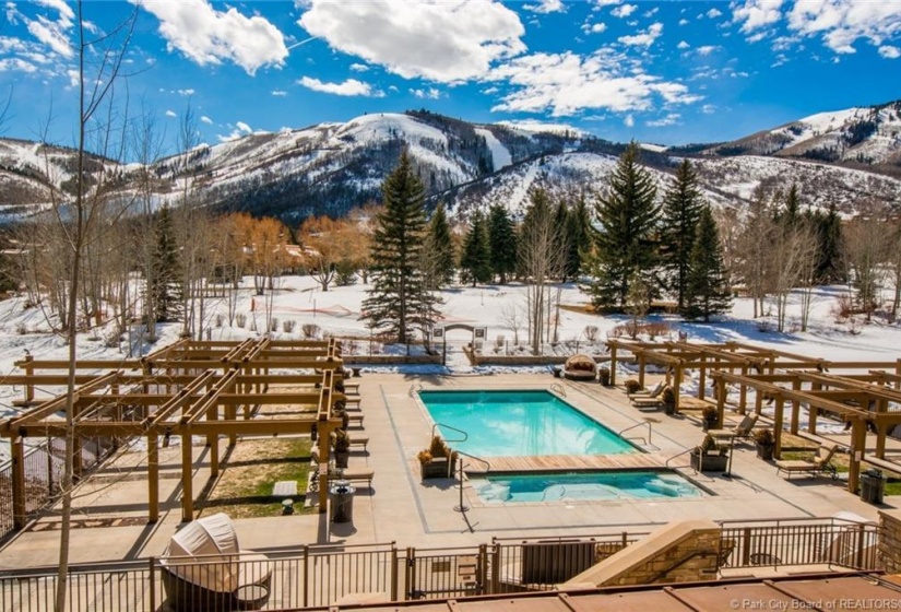 Enjoy the year round heated pool & hot t