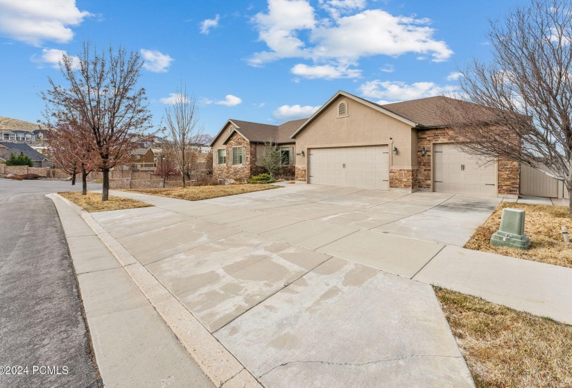 6862 W Clear Water Dr, Herriman_HDR001