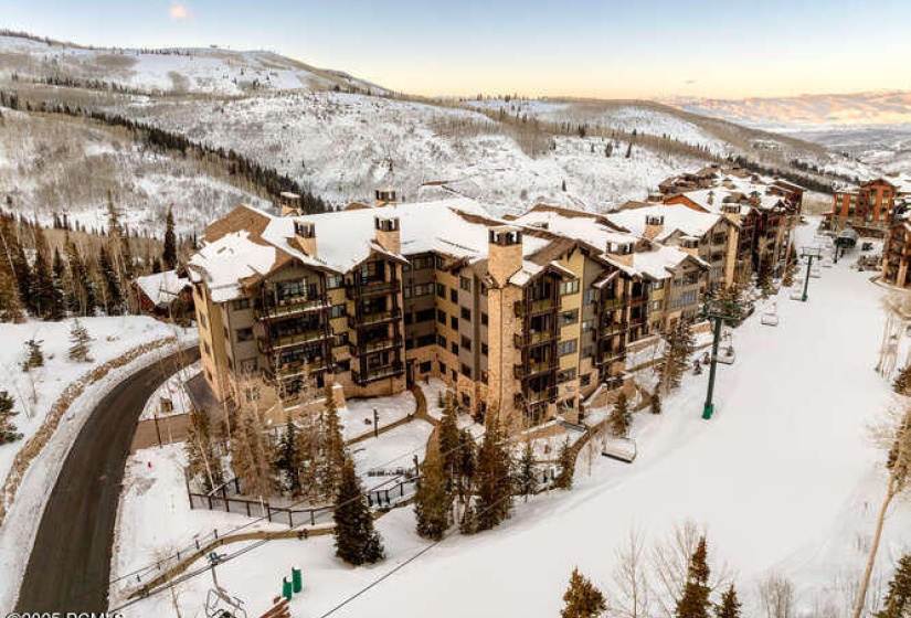 8880 Empire Club Dr Park City-small-005-