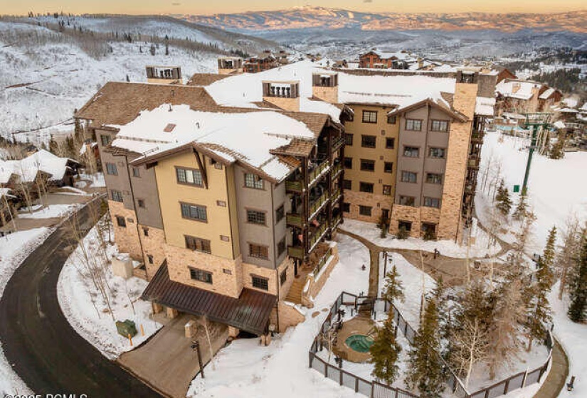 8880 Empire Club Dr Park City-small-006-