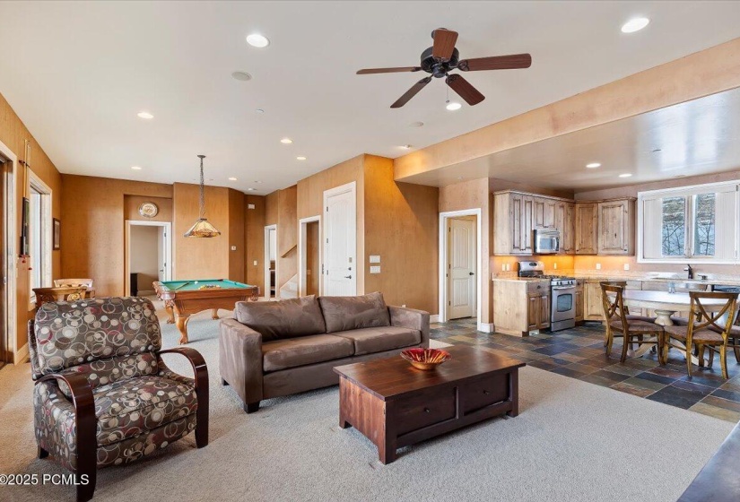 23-Family Room