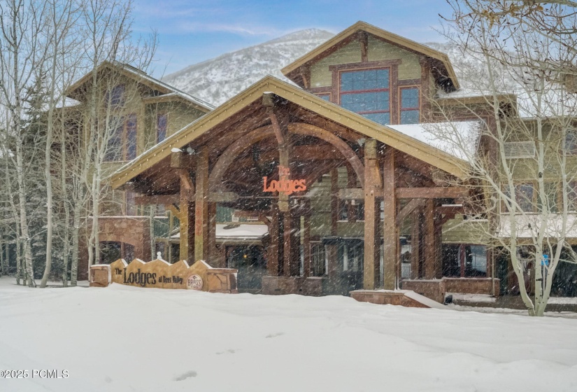 5-web-or-mls-Deer Valley Drive-005