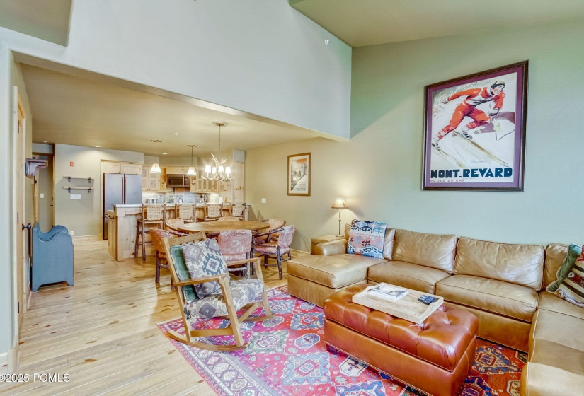 9-web-or-mls-Deer Valley Drive-009