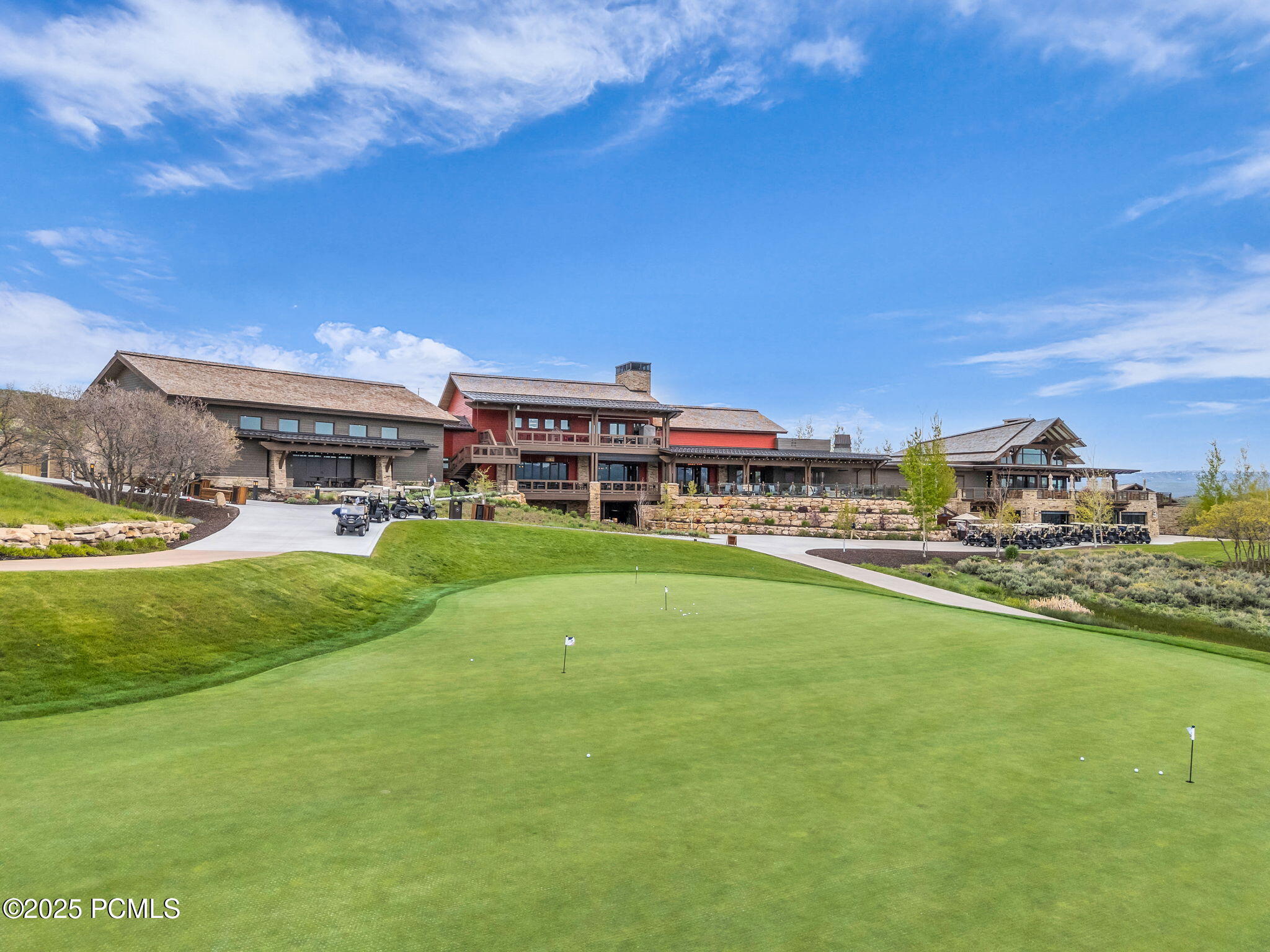 42-web-or-mls-9428-n-uinta-dr