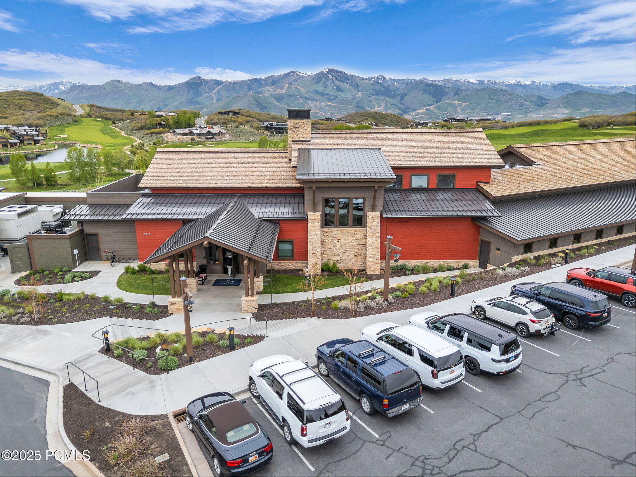 24-web-or-mls-9428-n-uinta-dr