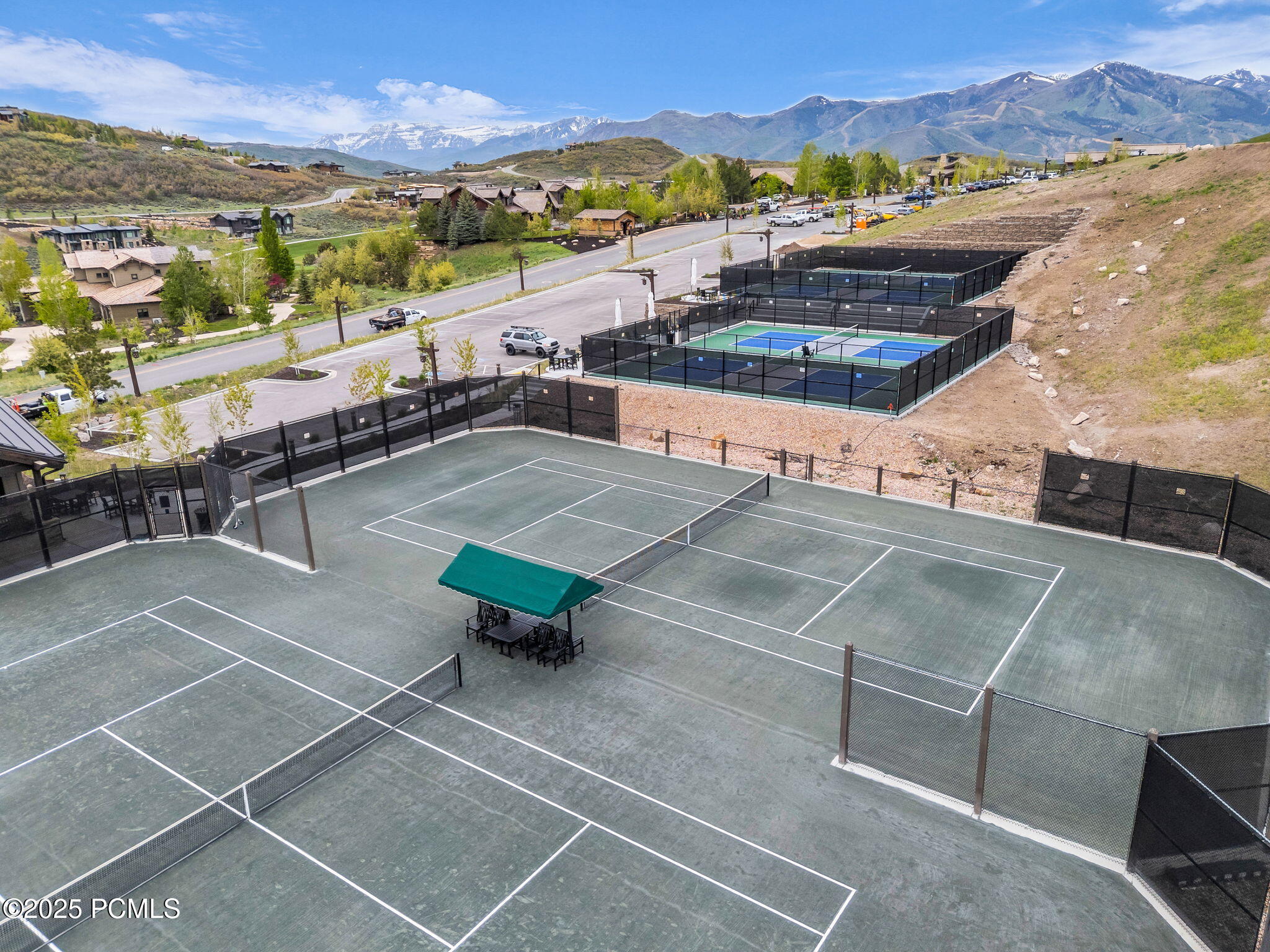 21-web-or-mls-9428-n-uinta-dr
