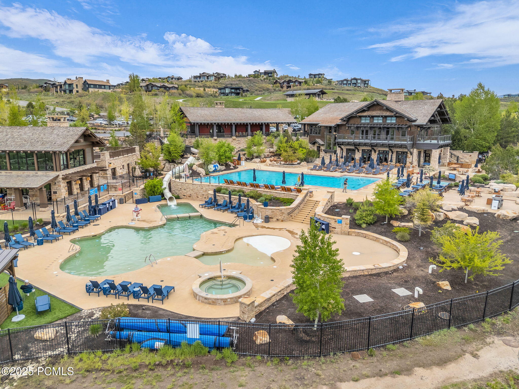 30-web-or-mls-9428-n-uinta-dr