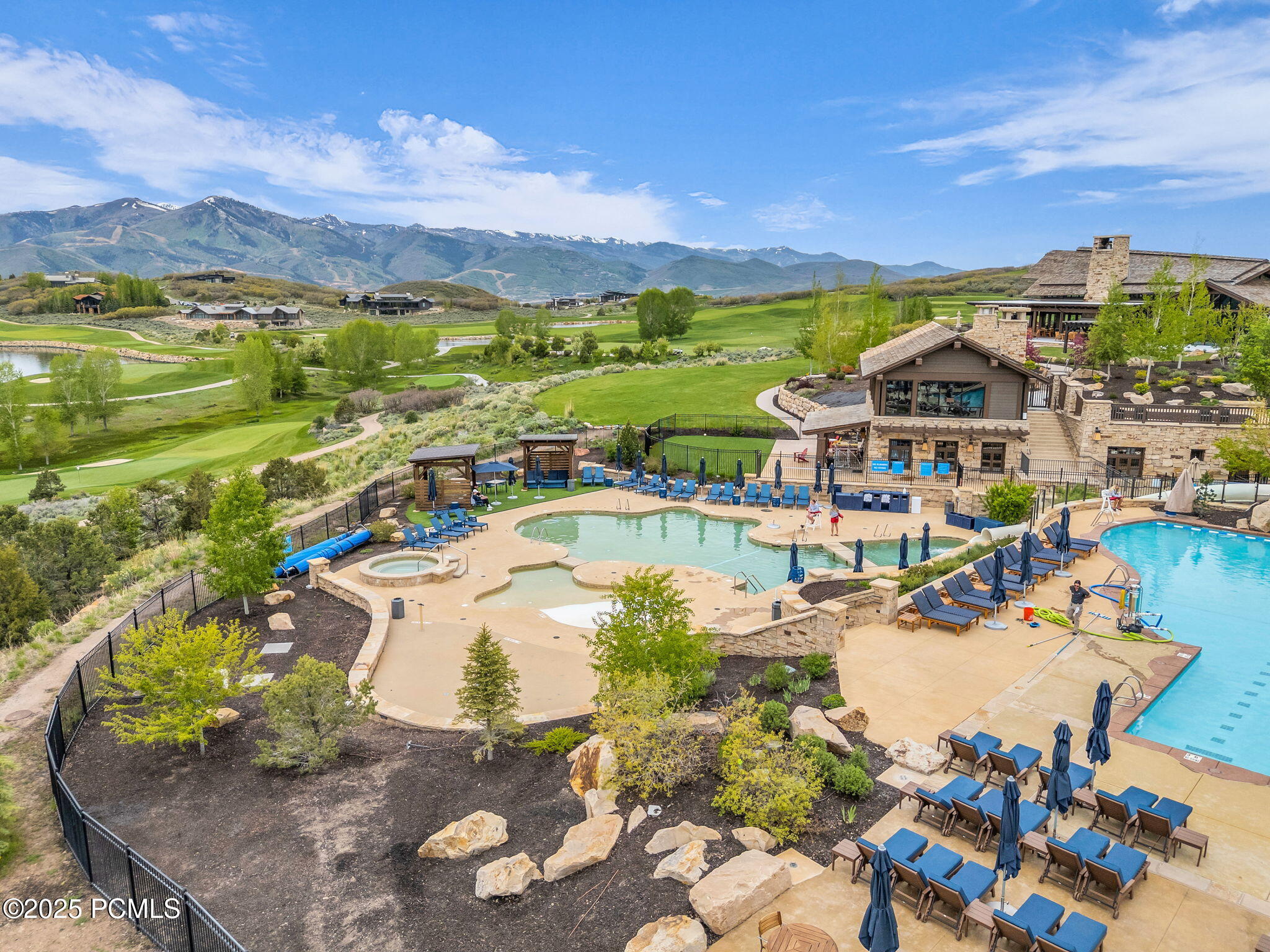 29-web-or-mls-9428-n-uinta-dr