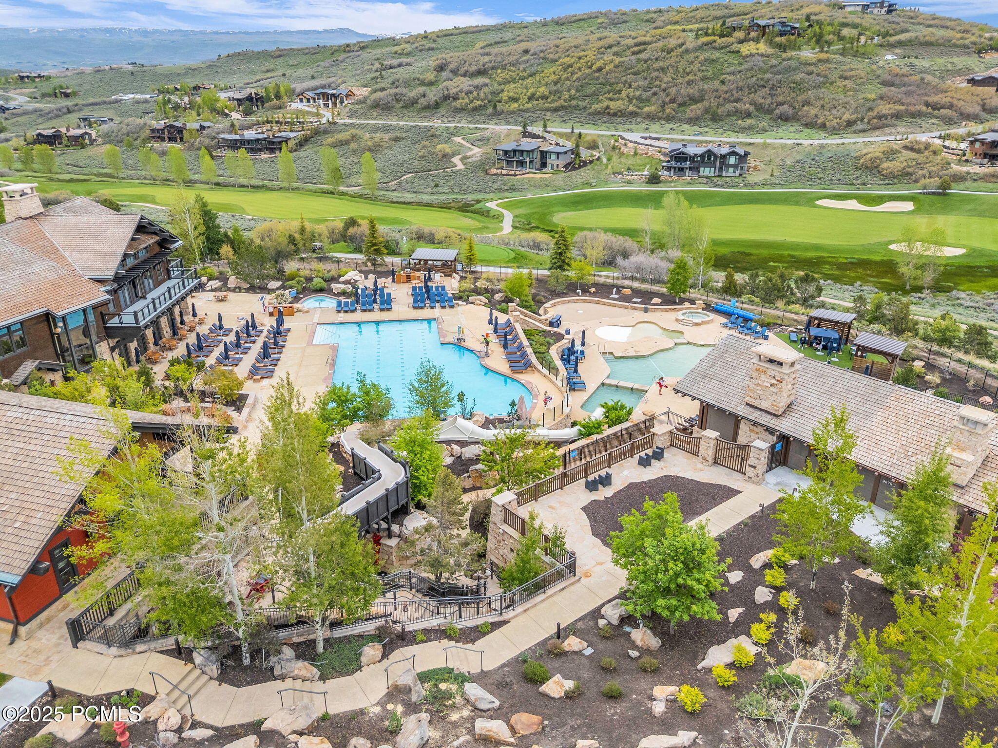 26-web-or-mls-9428-n-uinta-dr