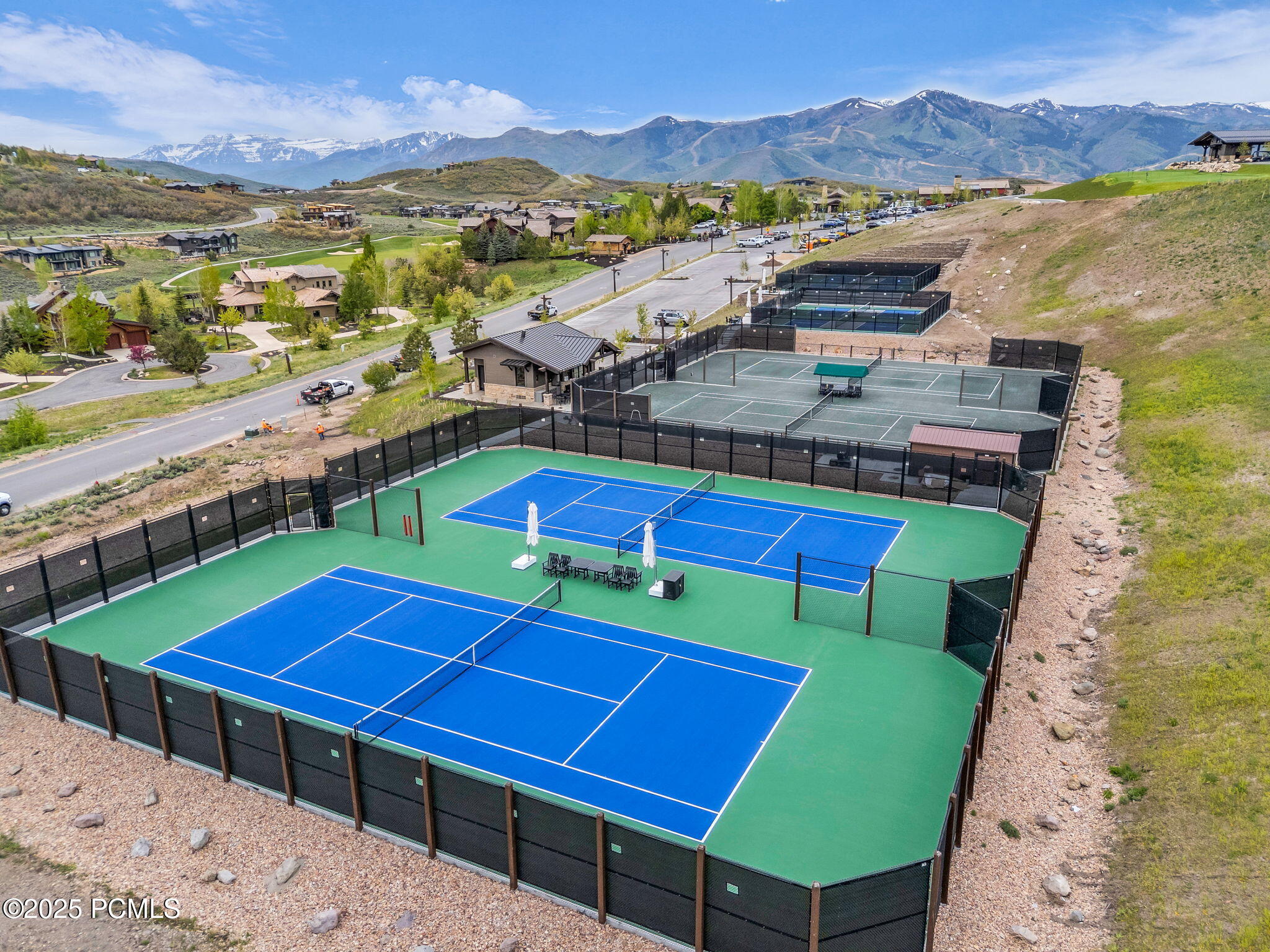 19-web-or-mls-9428-n-uinta-dr
