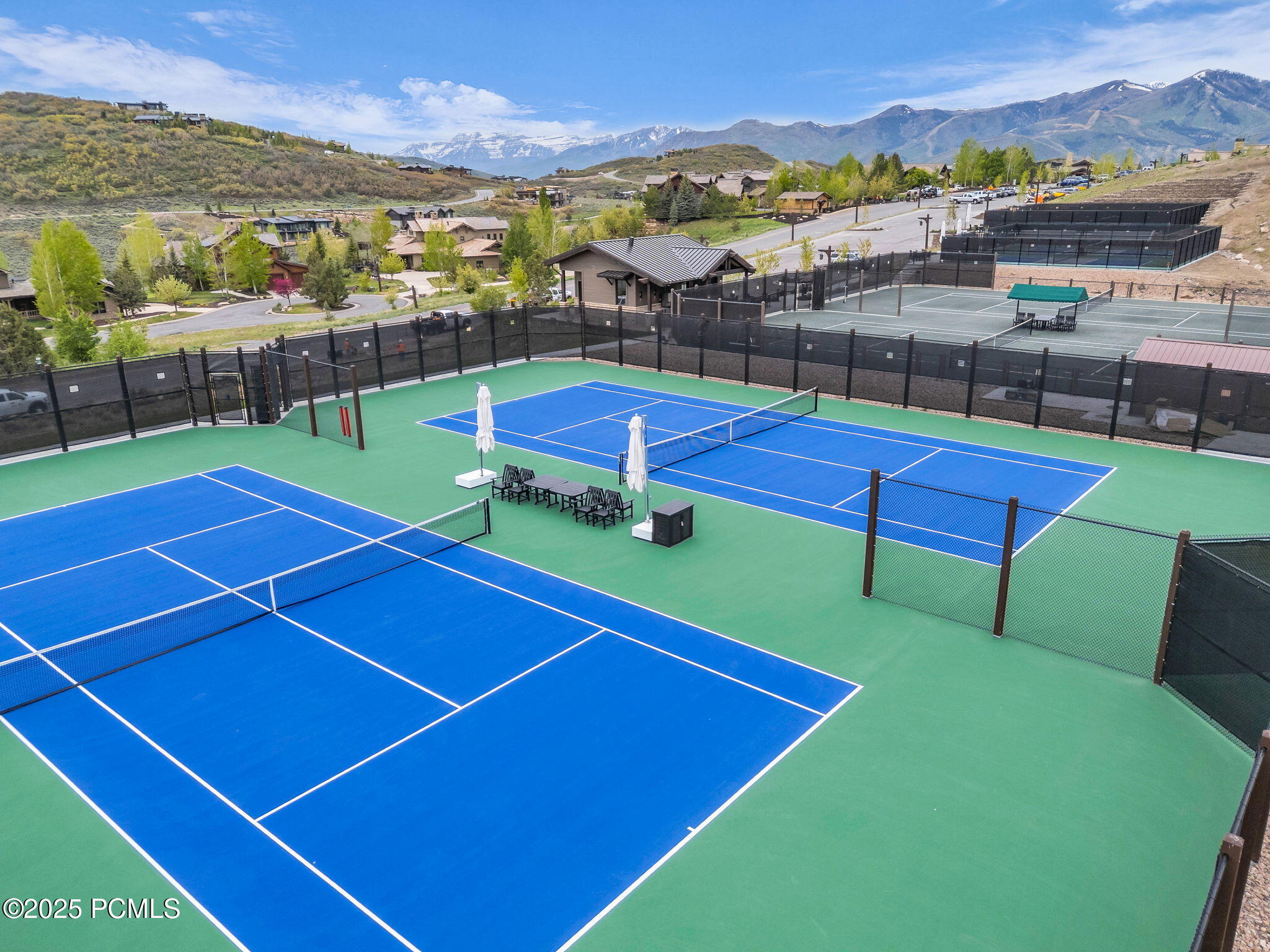 20-web-or-mls-9428-n-uinta-dr