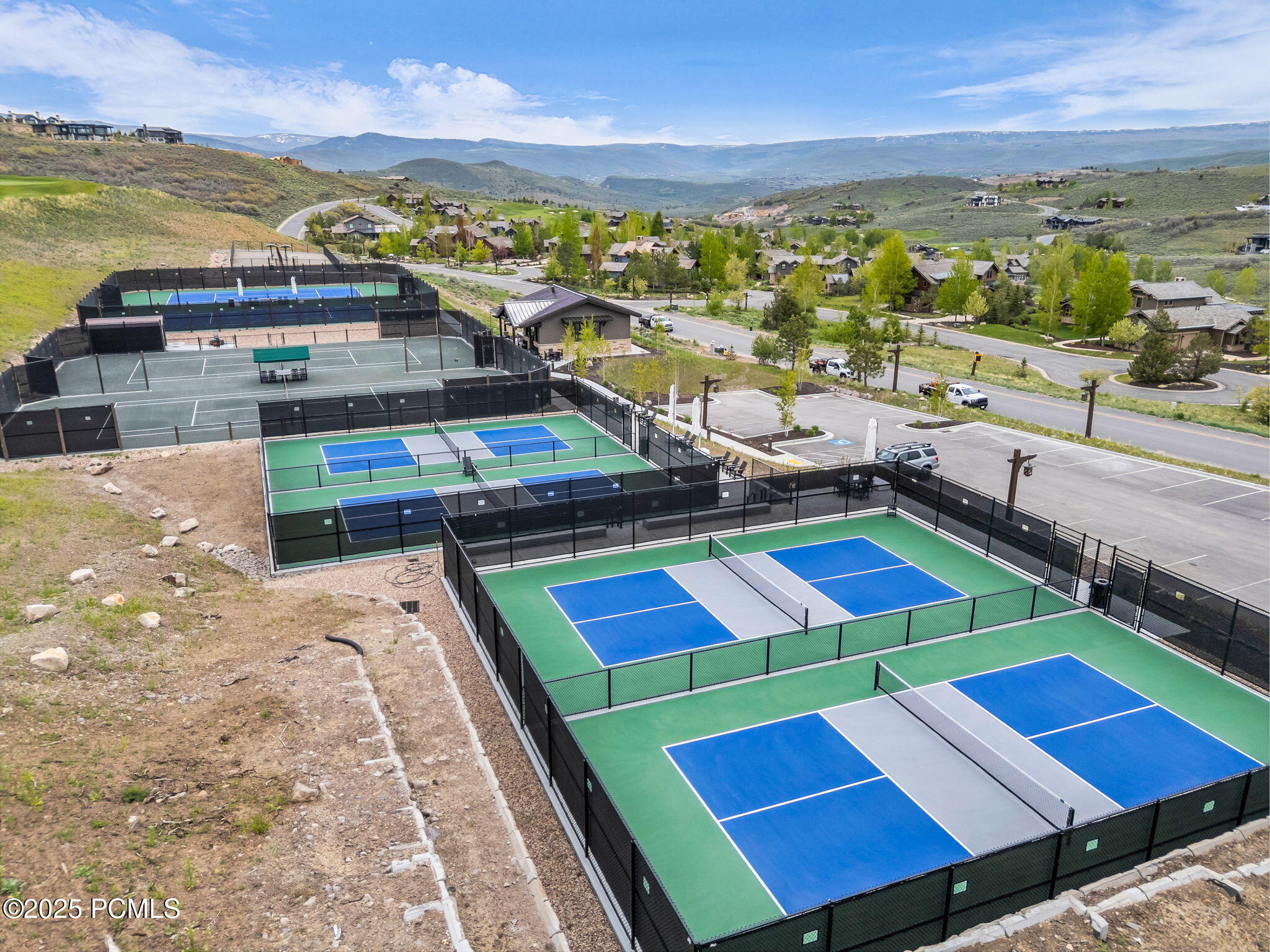23-web-or-mls-9428-n-uinta-dr