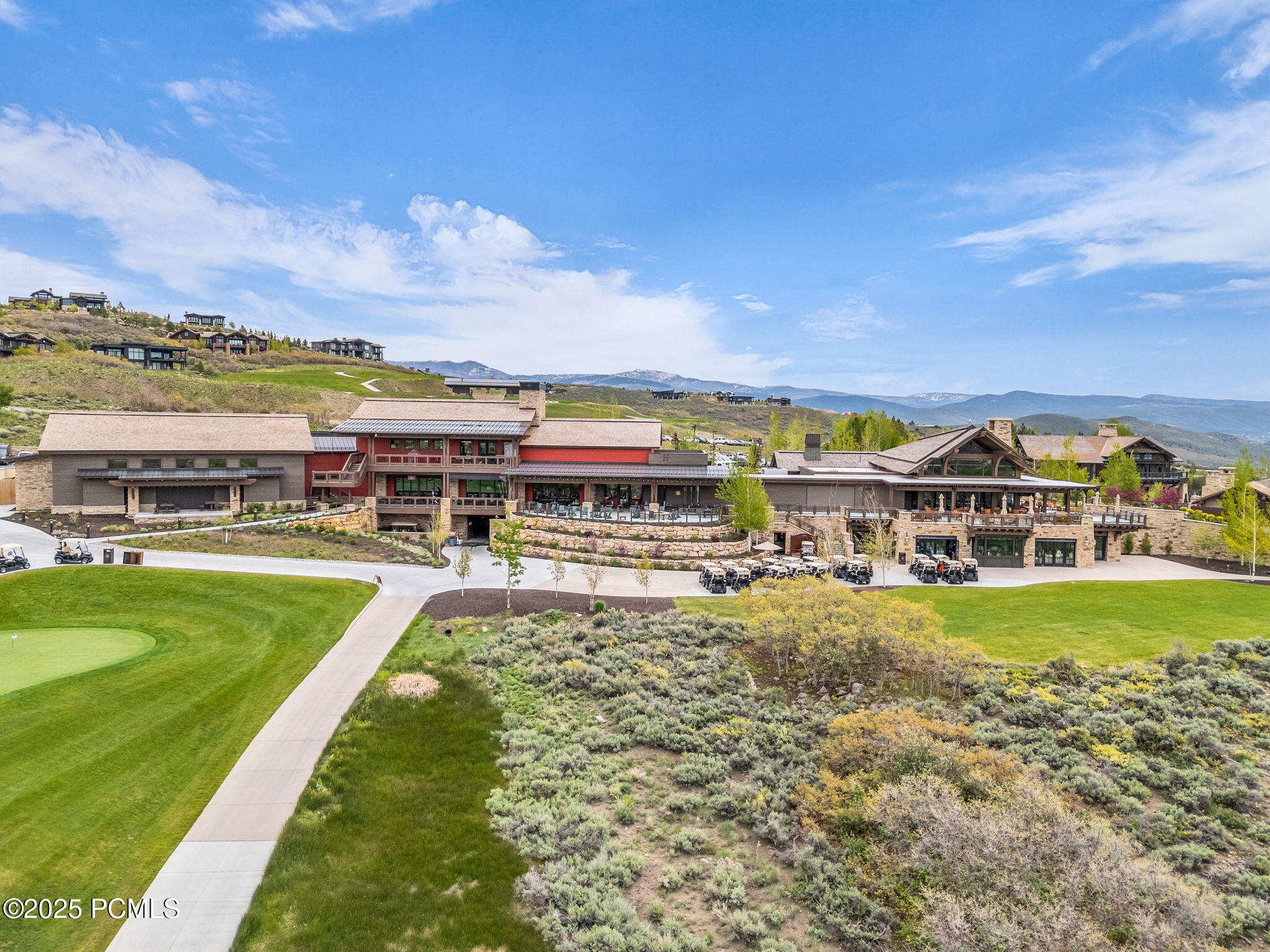 41-web-or-mls-9428-n-uinta-dr
