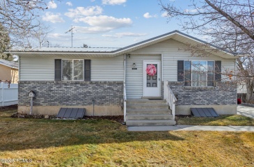 121 Center Street, Midway, Utah 84049, 3 Bedrooms Bedrooms, ,1 BathroomBathrooms,Residential,For Sale,Center,12500538