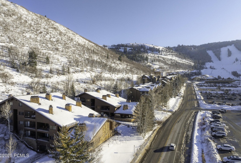 015_2700_e_deer_valley_drive_c202-20_839