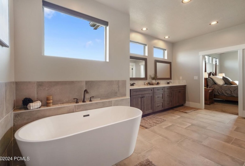 Master Tub