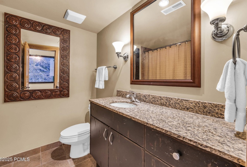 12-web-or-mls-2260-park-ave-11
