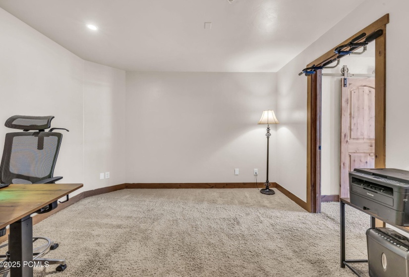 14-web-or-mls-2260-park-ave-11