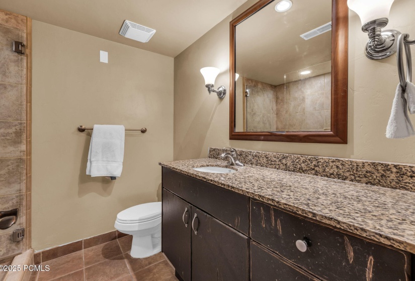 18-web-or-mls-2260-park-ave-11