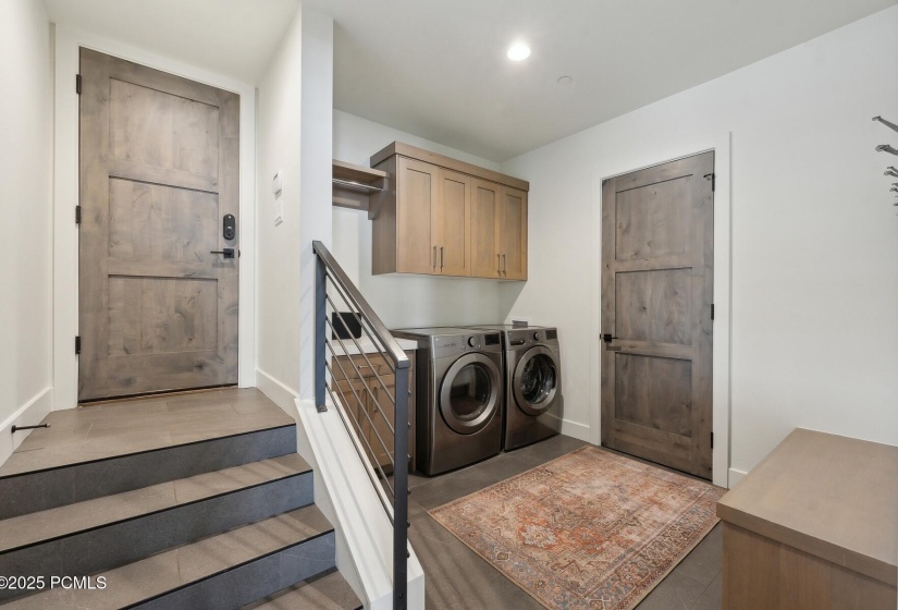 49_Mudroom-Laundry_1800x1200_4194899