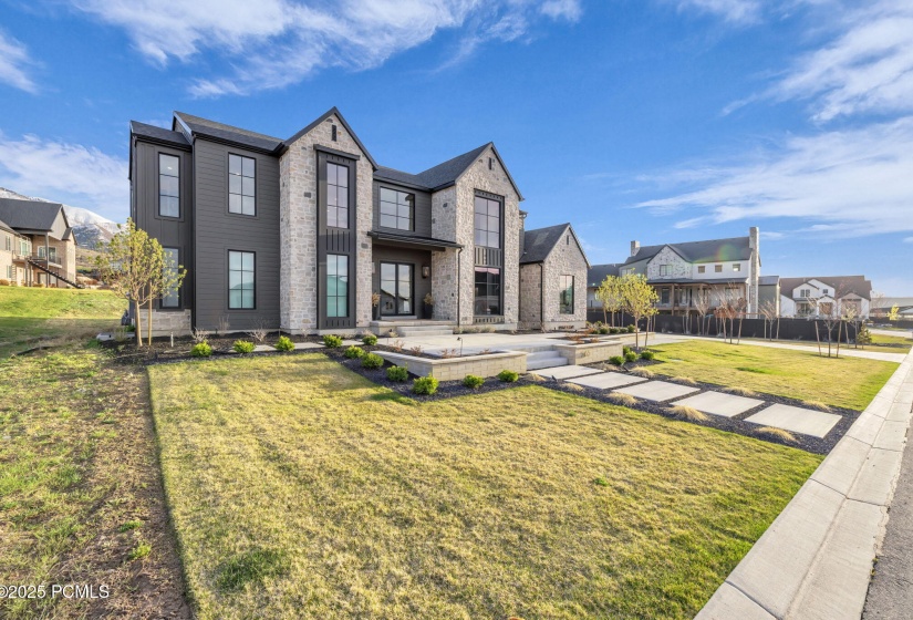 4-web-or-mls-565-w-autumn-blaze