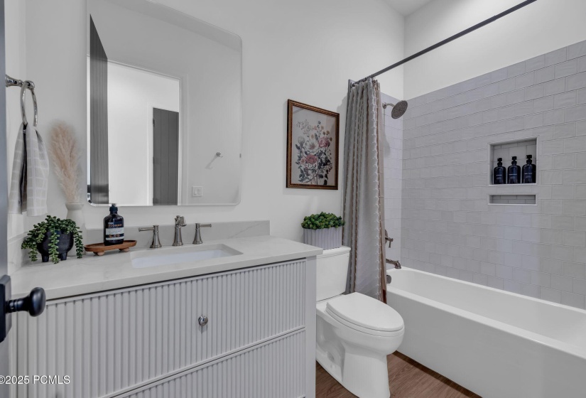 22-web-or-mls-565-w-autumn-blaze