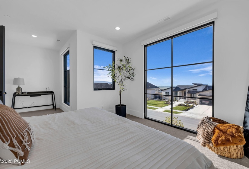 40-web-or-mls-565-w-autumn-blaze