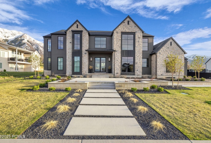 2-web-or-mls-565-w-autumn-blaze