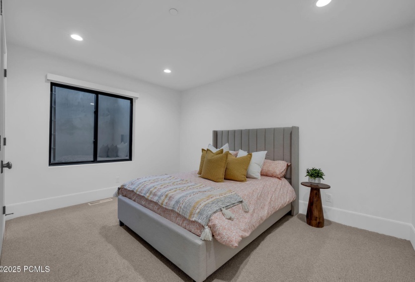 71-web-or-mls-565-w-autumn-blaze