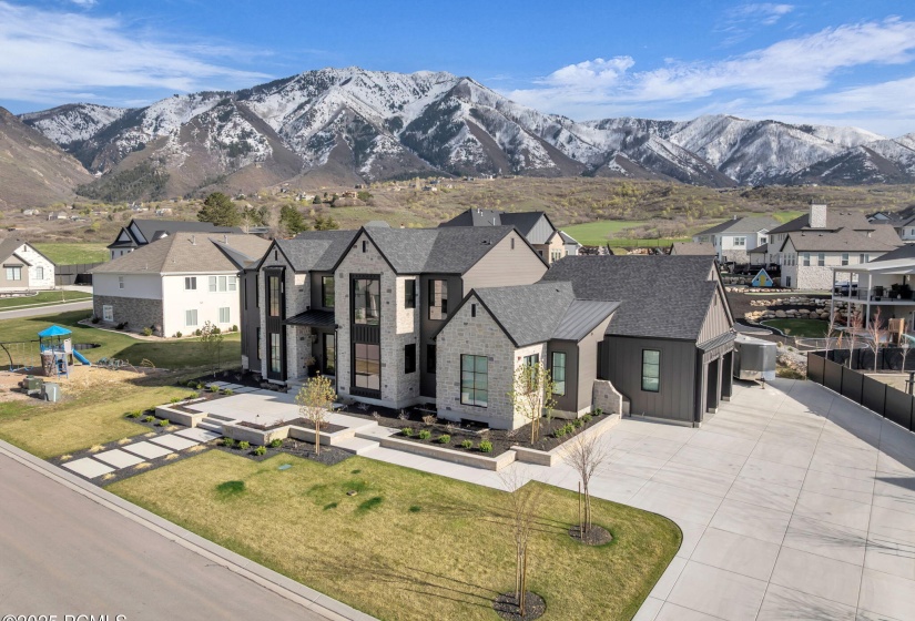 81-web-or-mls-565-w-autumn-blaze