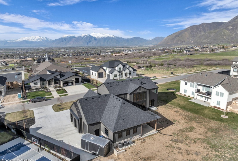 85-web-or-mls-565-w-autumn-blaze