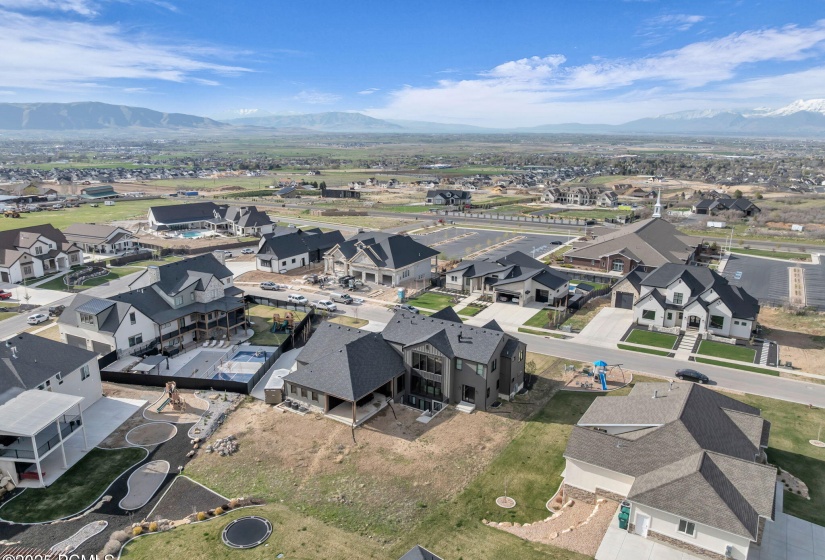 87-web-or-mls-565-w-autumn-blaze