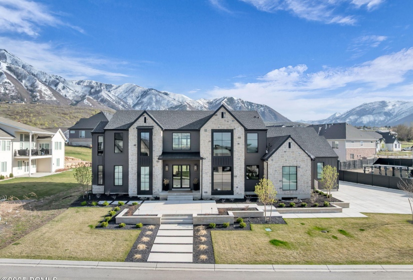 92-web-or-mls-565-w-autumn-blaze